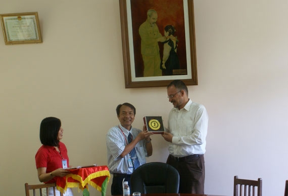 The German Academic Exchange Service (DAAD) paid a visit to Dong Thap University 