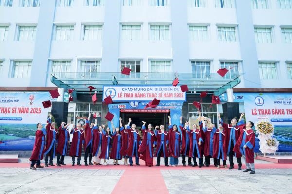 Dong Thap University Holds 2025 Masters Degree Conferment Ceremony