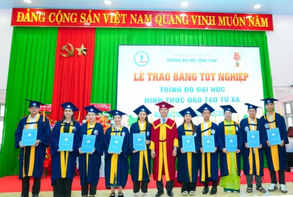 Dong Thap University Awards Graduation Degrees to Students of the Distance Learning and Part‑Time Programs in 2026