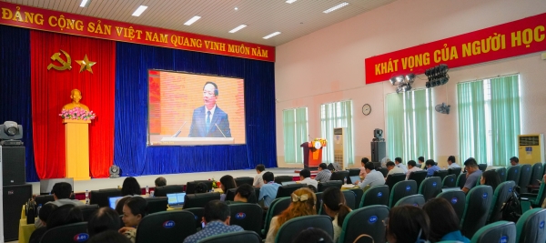 The Party Committee of Dong Thap University Actively Participates in the National Conference on Studying and Implementing the Resolutions of the Politburo
