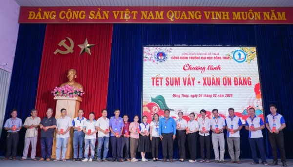Trade Union of Dong Thap University: Warm Atmosphere at the Program “2026 Tet Reunion – Spring of Gratitude to the Party” 